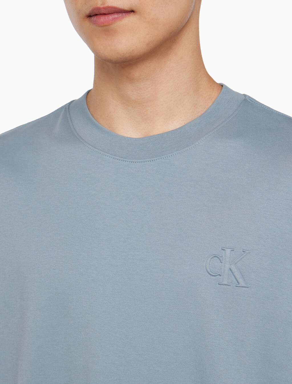 Buy 남성 릴렉스핏 CK 인터락 반팔 티셔츠 in color BLUE
