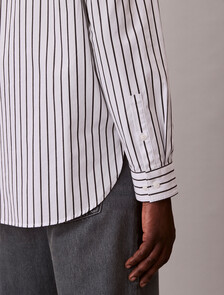 Buy 남성 스트라이프 워시드 팝플린 릴렉스 셔츠 in color BRILLIANT WHITE