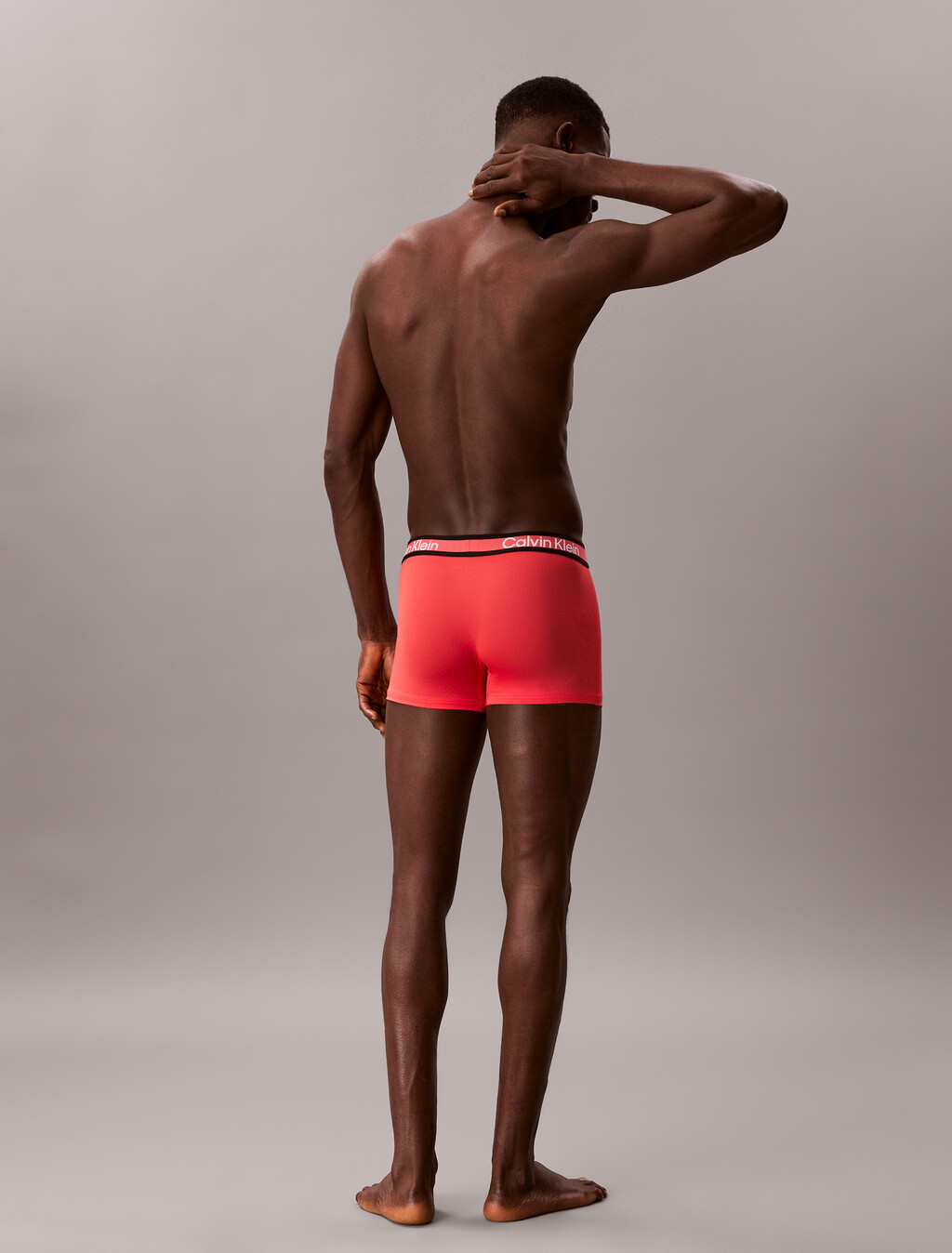 Buy 남성 아이콘 엑티브 메쉬 트렁크 in color Coral