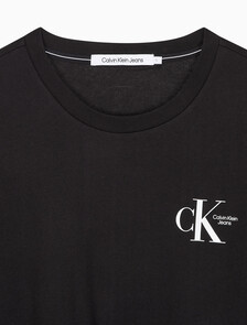 Buy 남녀공용 릴렉스핏 헤비 코튼 로고 반팔 티셔츠 in color CK BLACK
