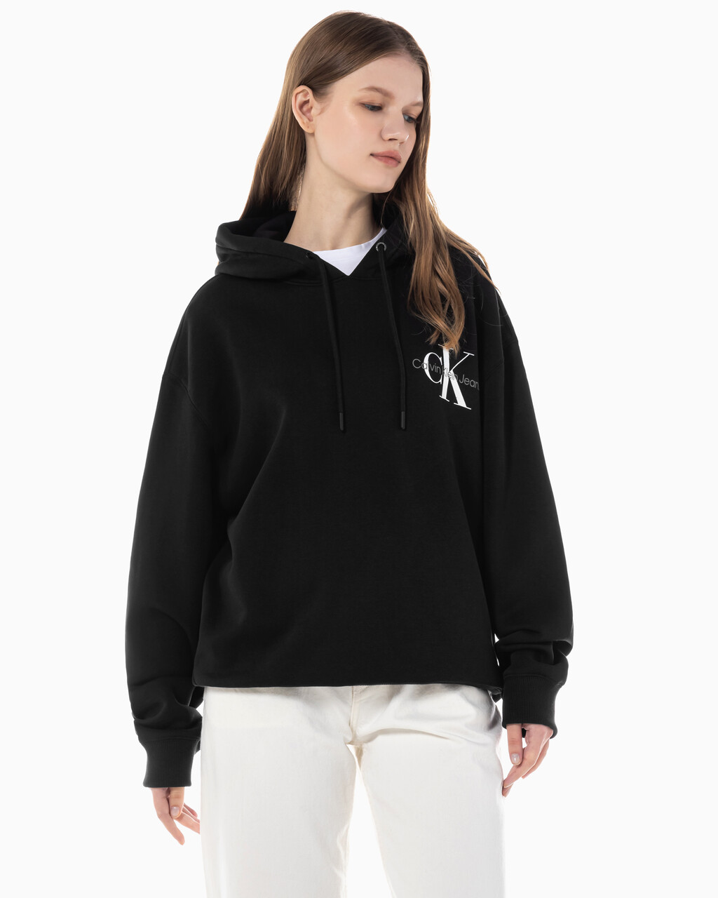 Buy 남녀공용 릴렉스핏 스몰 모노그램 로고 기모 후디 in color CK BLACK