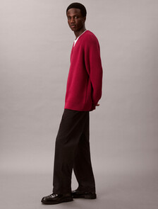 Buy 남성 스티치 브이넥 스웨터 in color Beet Red