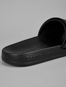 Buy 여성 노리치 슬리퍼 in color BLACK