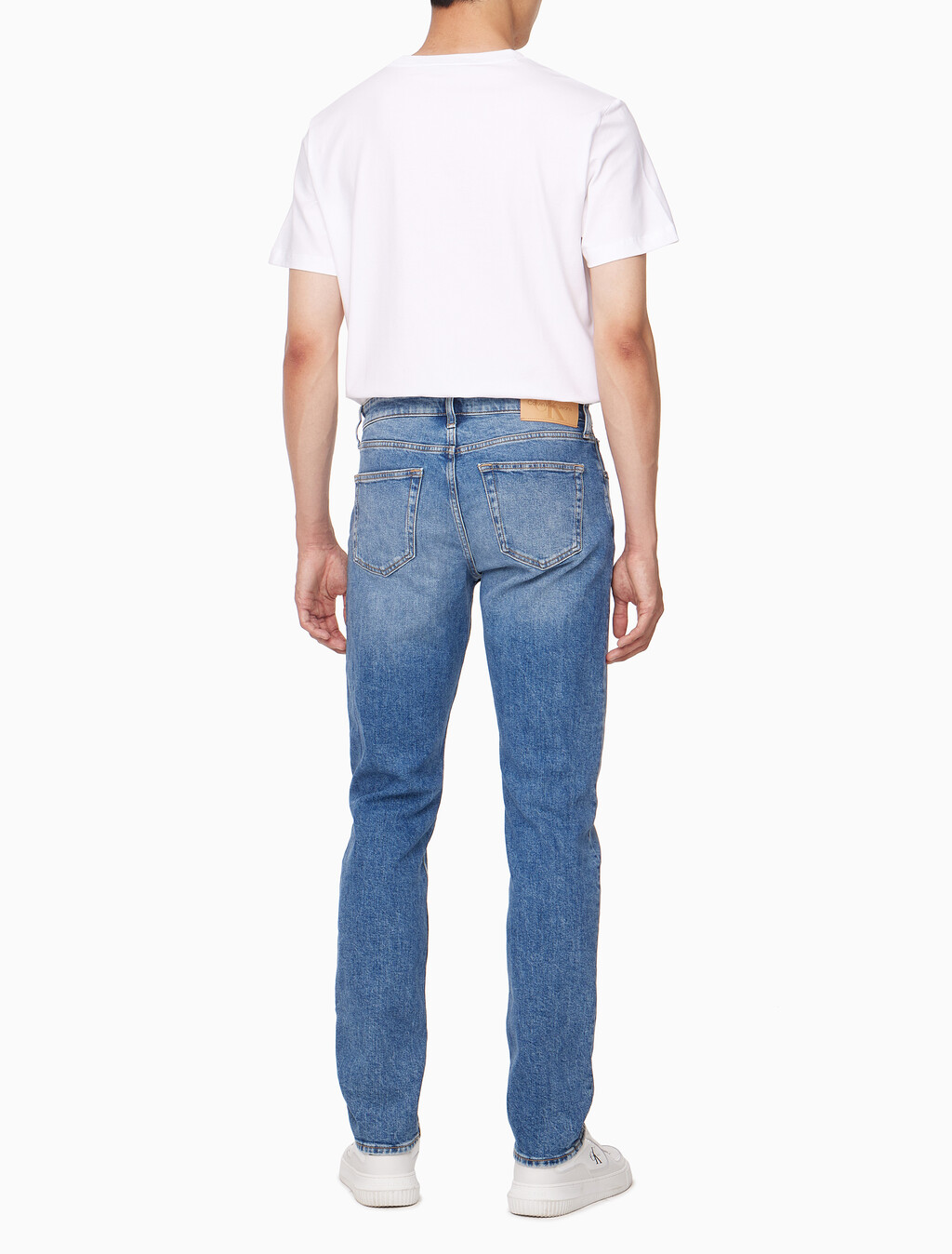 Buy 남성 어센틱 스트레이트핏 미드블루 이탈리안 데님 in color MID BLUE BACK EMBRO