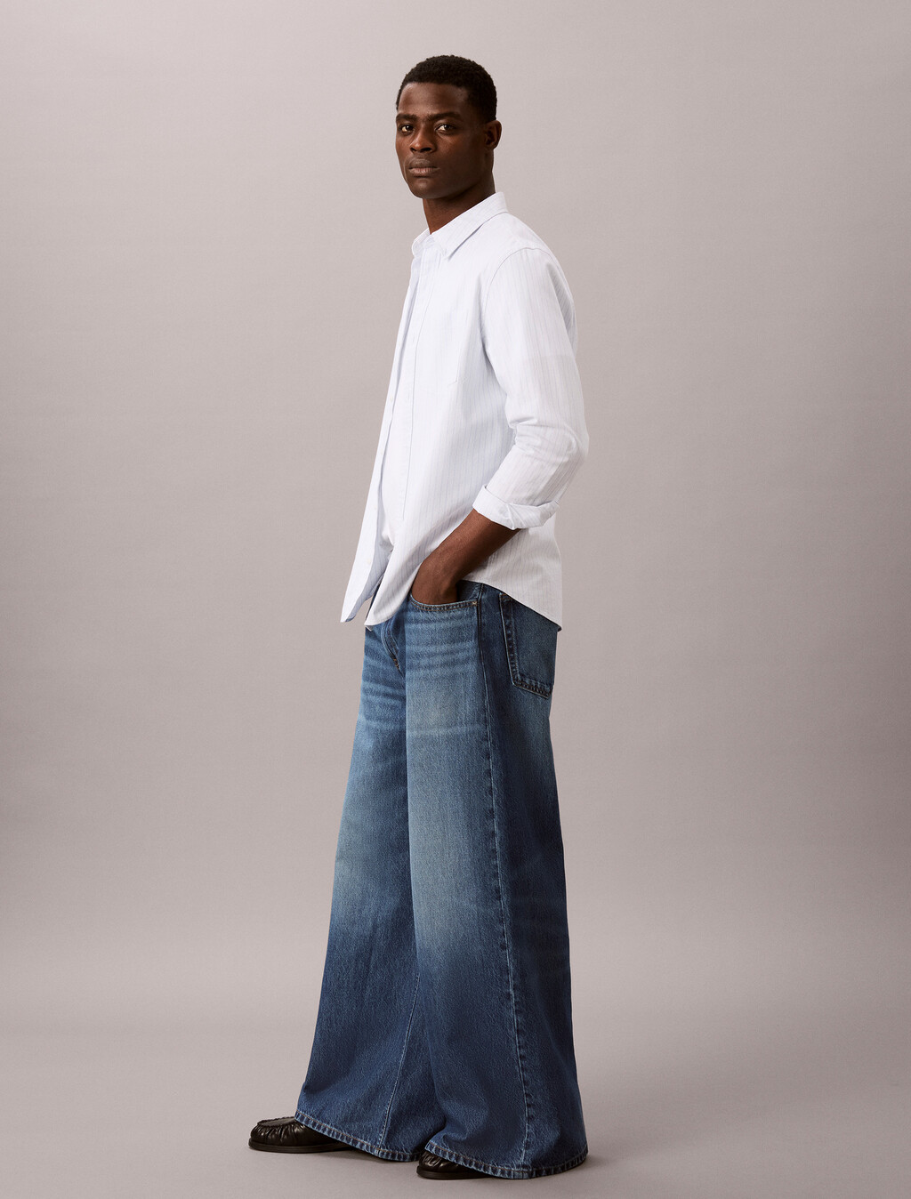 Buy 익스트림 배기핏 진 in color Mid Blue