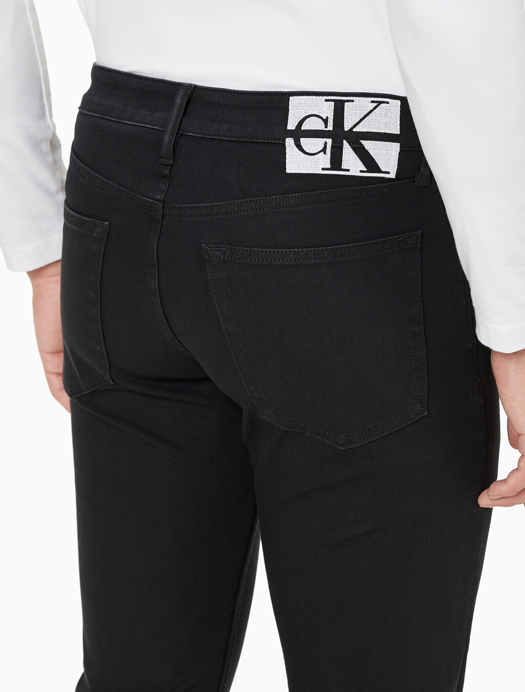 Buy 남성 슬림핏 린스 블랙 데님 in color WASHED BLACK LOGO LACE