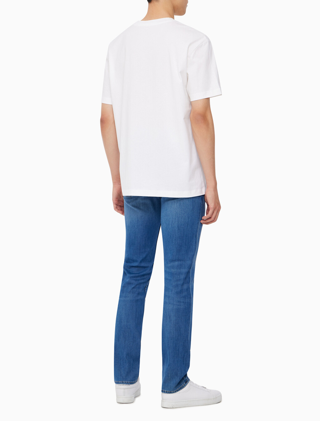 Buy 남성 릴렉스핏 엠보싱 로고 반팔 티셔츠 in color BRIGHT WHITE