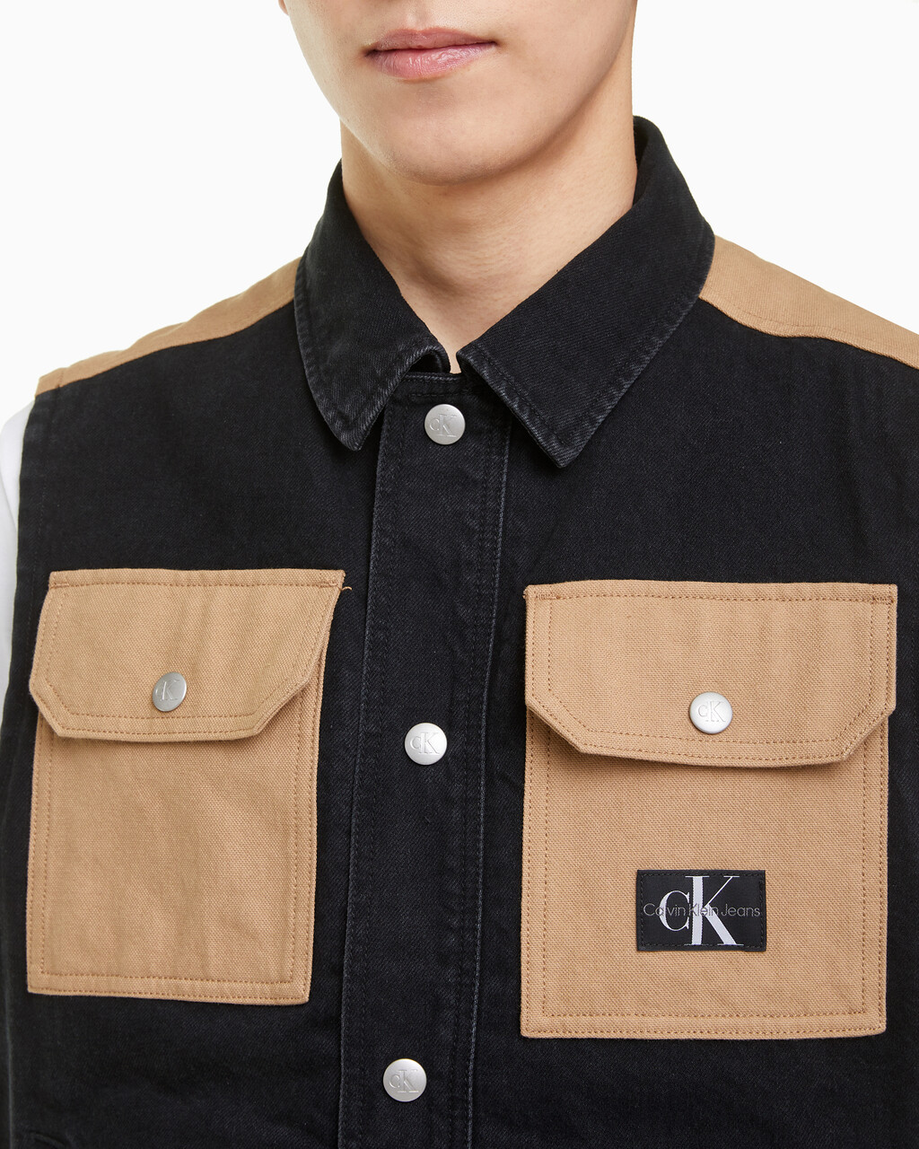 Buy 남성 캔버스 포켓 데님 베스트 in color WASHED BLACK LOGO LACE