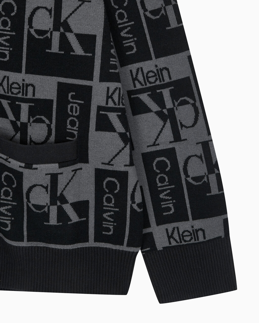 Buy 남성  릴렉스 핏 AOP 로고 스웨터 가디건 in color CK BLACK