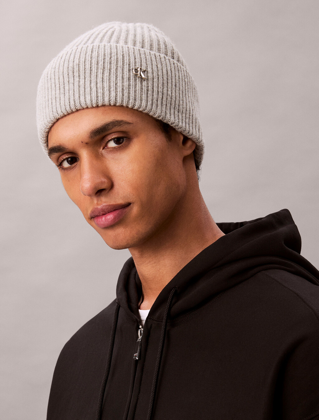 Buy 남녀공용  모노그램 하드웨어 울 비니 in color HEROIC GREY HEATHER