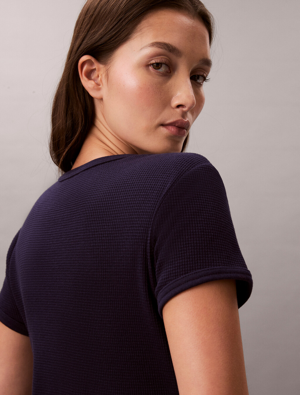 Buy 여성 모노그램 패치 슬림 와플 티 in color Evening Blue