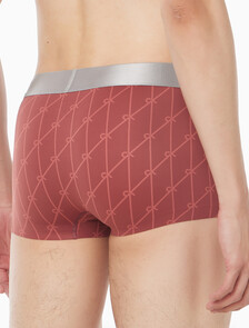 Buy 남성 브러시드 마이크로 져지 로우 라이즈 트렁크 in color NETTED LOGO+DEEP MINERAL RED