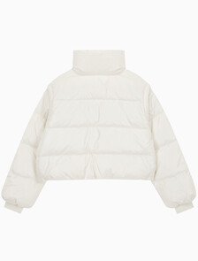 Buy 여성 글로시 디터쳐블 크롭 다운 푸퍼 in color WHITE