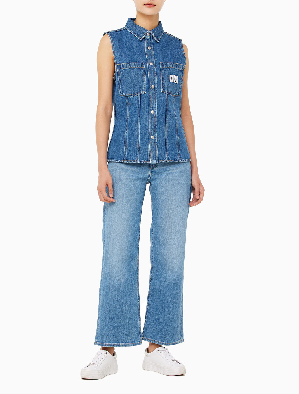 Buy 여성 슬리브리스 린 데님 셔츠 in color MID BLUE BACK EMBRO