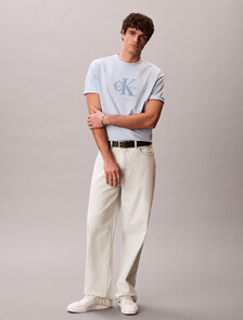 Buy 남성 16S 엘리베이티드 모노로고 티 in color Light blue