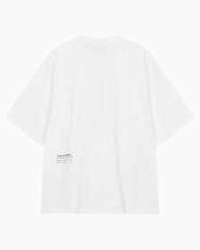 Buy 남성 숏슬리브 플라워 크루넥티 in color BRILLIANT WHITE