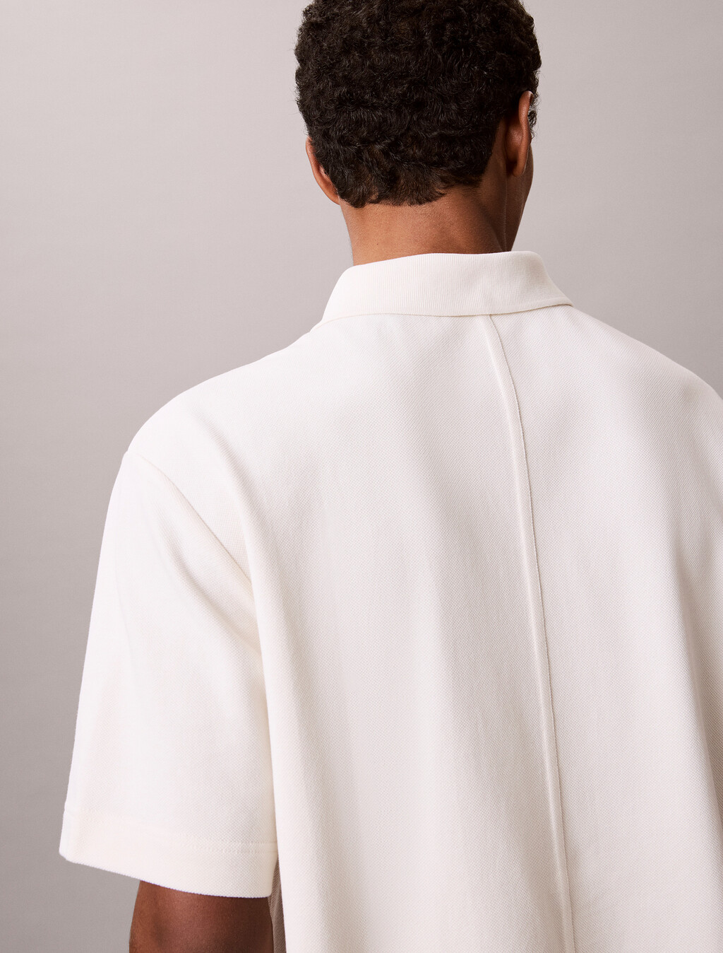 Buy 이지 아플리케 피케 폴로 티 in color TOFU