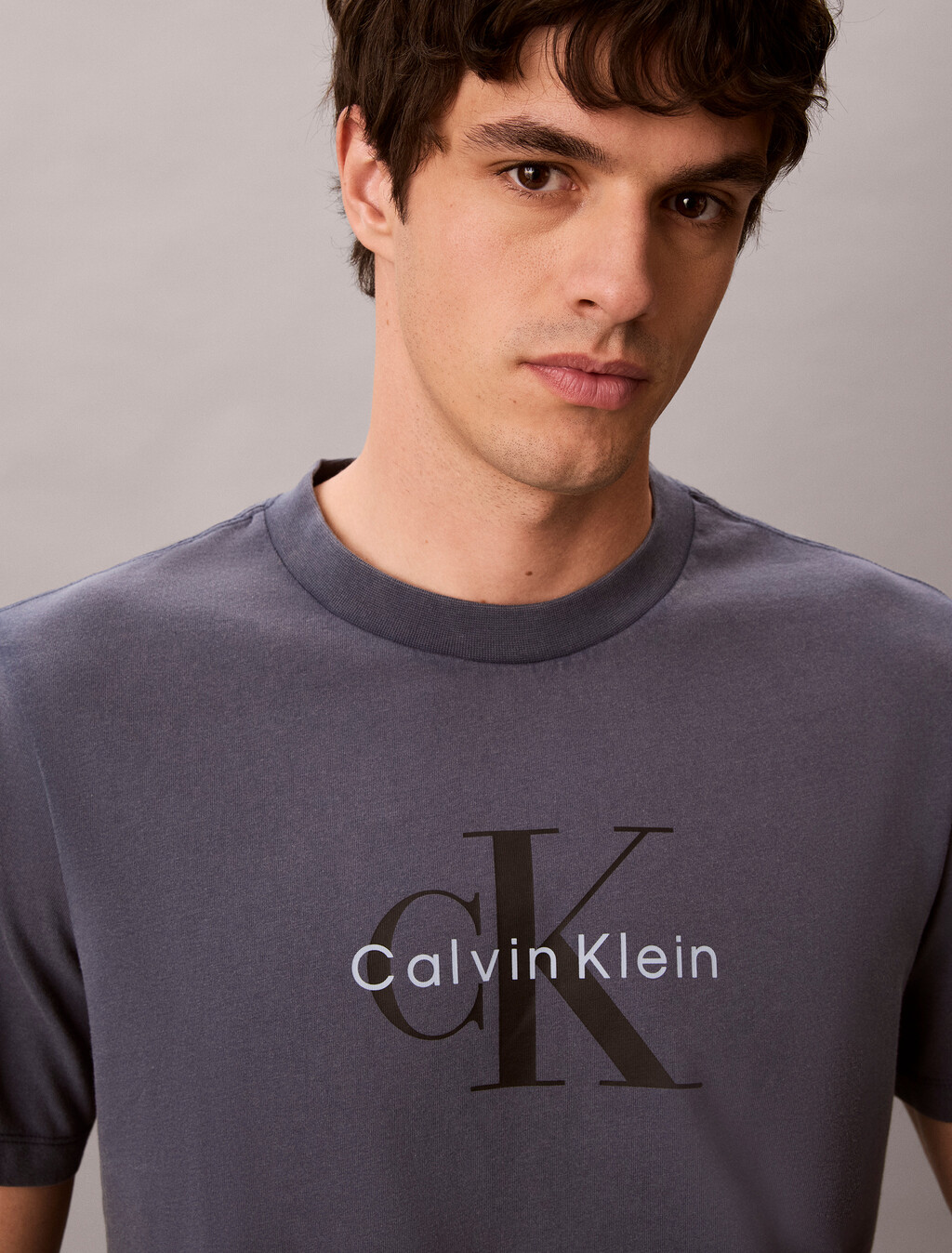 Buy 애시드 워시 모노로고 그래픽 티 in color Blue