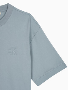 Buy 남성 릴렉스핏 CK 인터락 반팔 티셔츠 in color BLUE