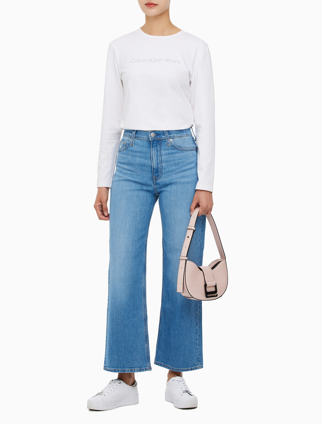 Buy 여성 CKJ 오프 듀티 홀리데이 라운드 숄더백 in color PINK