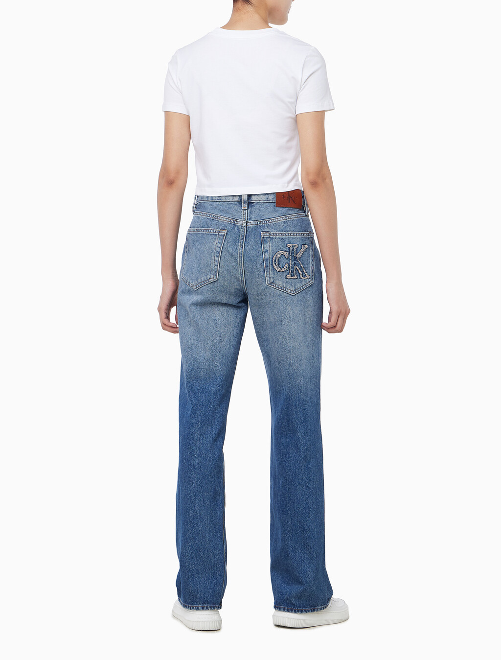 Buy 여성 시그니처 90S 스트레이트핏 미드블루 데님 in color Mid blue