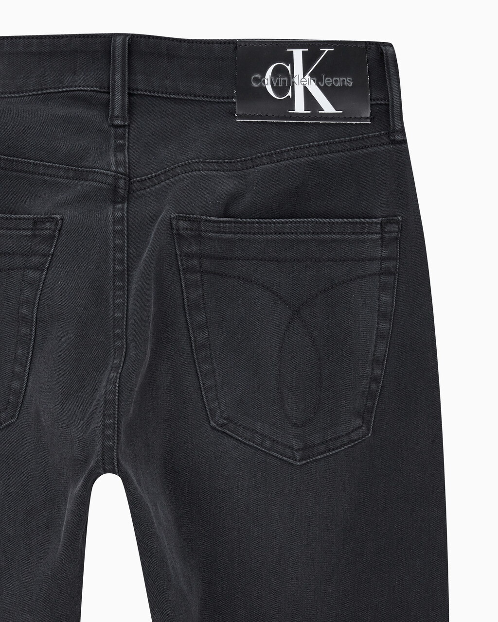 Buy 남성 모던 테이퍼핏 블랙 얼티밋 스트레치 데님 in color WASHED BLACK LOGO LACE