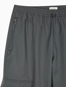 Buy 남성 스트레이트핏 나일론 카고 조거 팬츠 in color Grey