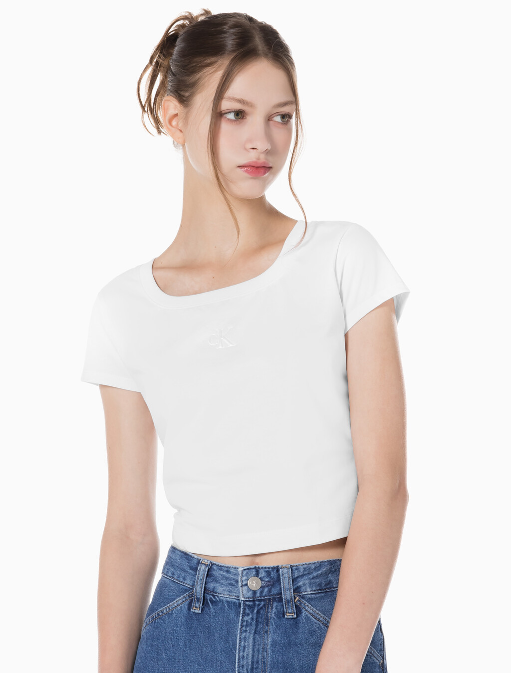 Buy 여성 쿨링 로고 베이비 티셔츠 in color BRIGHT WHITE