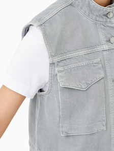 Buy 여성 유틸리티 필드 베스트 in color Grey