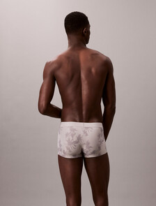 Buy 남성 CK 블랙 프린트 로우 라이즈 드로즈 in color TIE DYE SHADOWS_ASH