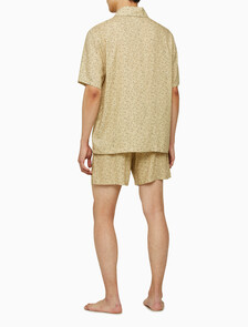 Buy 남성 우븐 비스코스 라운지 숏슬리브 버튼다운 탑 in color YELLOW