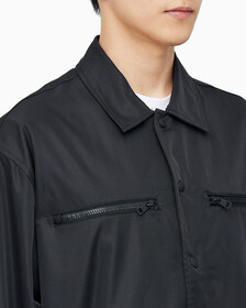 Buy 남성 테크니컬 집업 오버사이즈 셔츠 in color CK BLACK