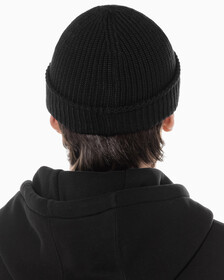 Buy 남녀공용 CK 로고 닥터 비니 in color BLACK