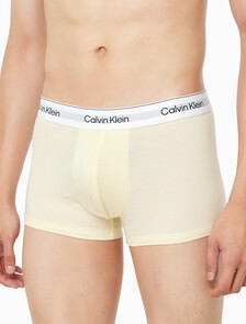 Buy 남성 아이콘 코튼 스트레치 3PK 트렁크 in color WHITE/ YELLOW / DARK NAVY