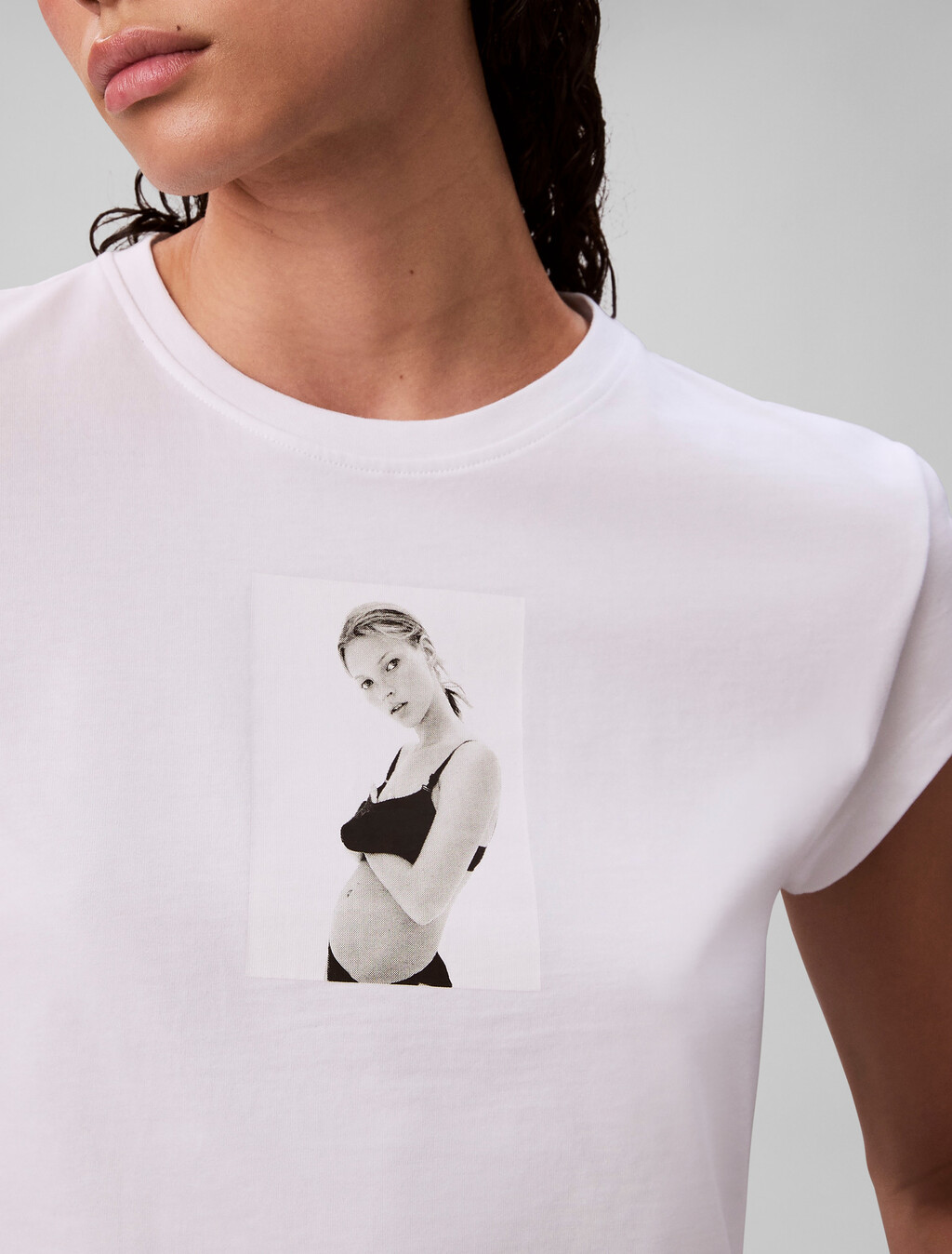 Buy 클래식 케이트 모스 S/S 베이비 티셔츠 in color BRILLIANT WHITE