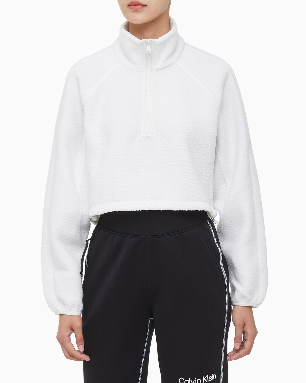 Buy 여성 릴랙스핏 쉐르파 크롭 풀오버 in color WHITE