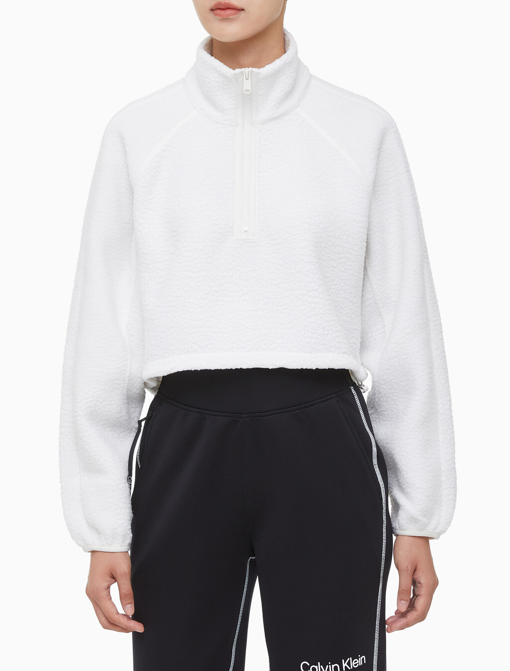 Buy 여성 릴랙스핏 쉐르파 크롭 풀오버 in color WHITE