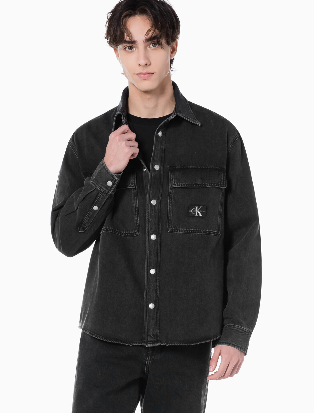 Buy 남성 릴렉스핏 데님 셔츠 in color WASHED BLACK LOGO LACE