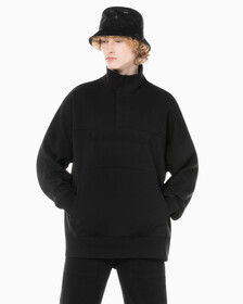 Buy 남성 인스티튜셔널 엠보스드 하프집업 스웻셔츠 in color CK BLACK