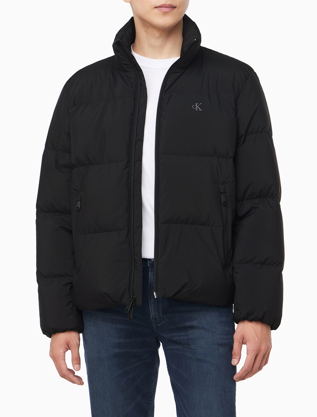 Buy 남성 릴랙스드 숏 다운 푸퍼 in color BLACK