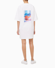 Buy 여성 모션 프로럴 티셔츠 원피스 in color BRIGHT WHITE