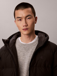 Buy 남성 나일론 AOP 리버서블 다운 푸퍼 자켓 in color BLACK