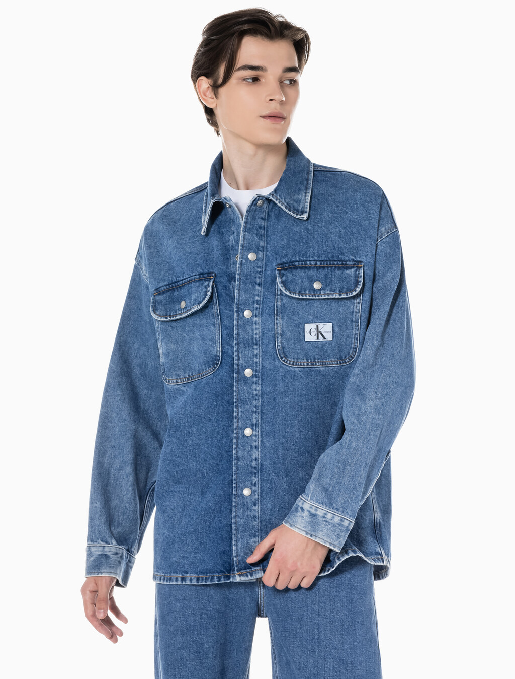 Buy 남성 박시 루즈핏 데님 셔츠 in color MID BLUE BACK EMBRO