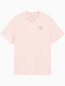 Buy 남성 NYC 백 로고 자수 반팔 티셔츠 in color LIGHT PINK