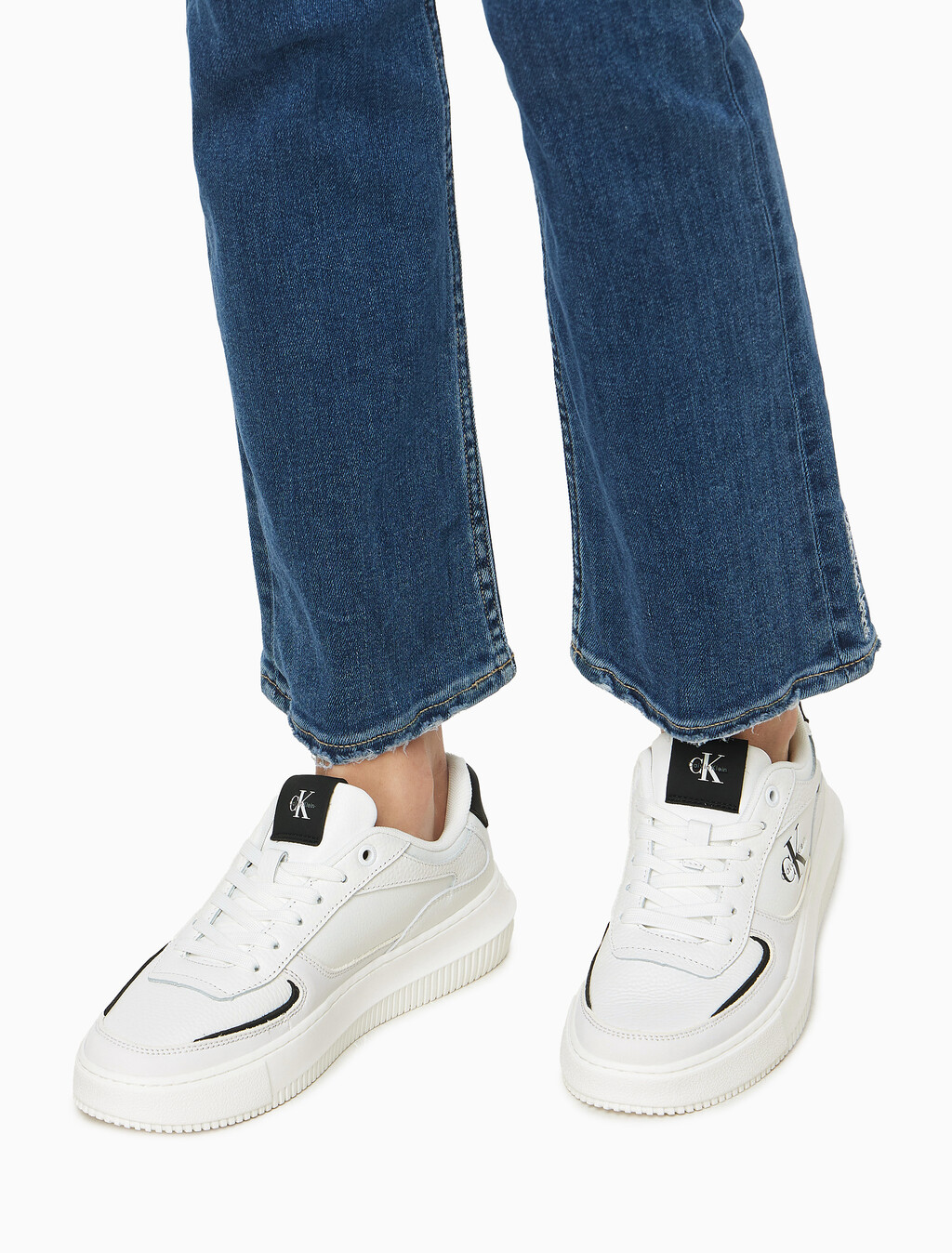 Buy 여성 말모메타 청키 컵솔 레더 in color WHITE