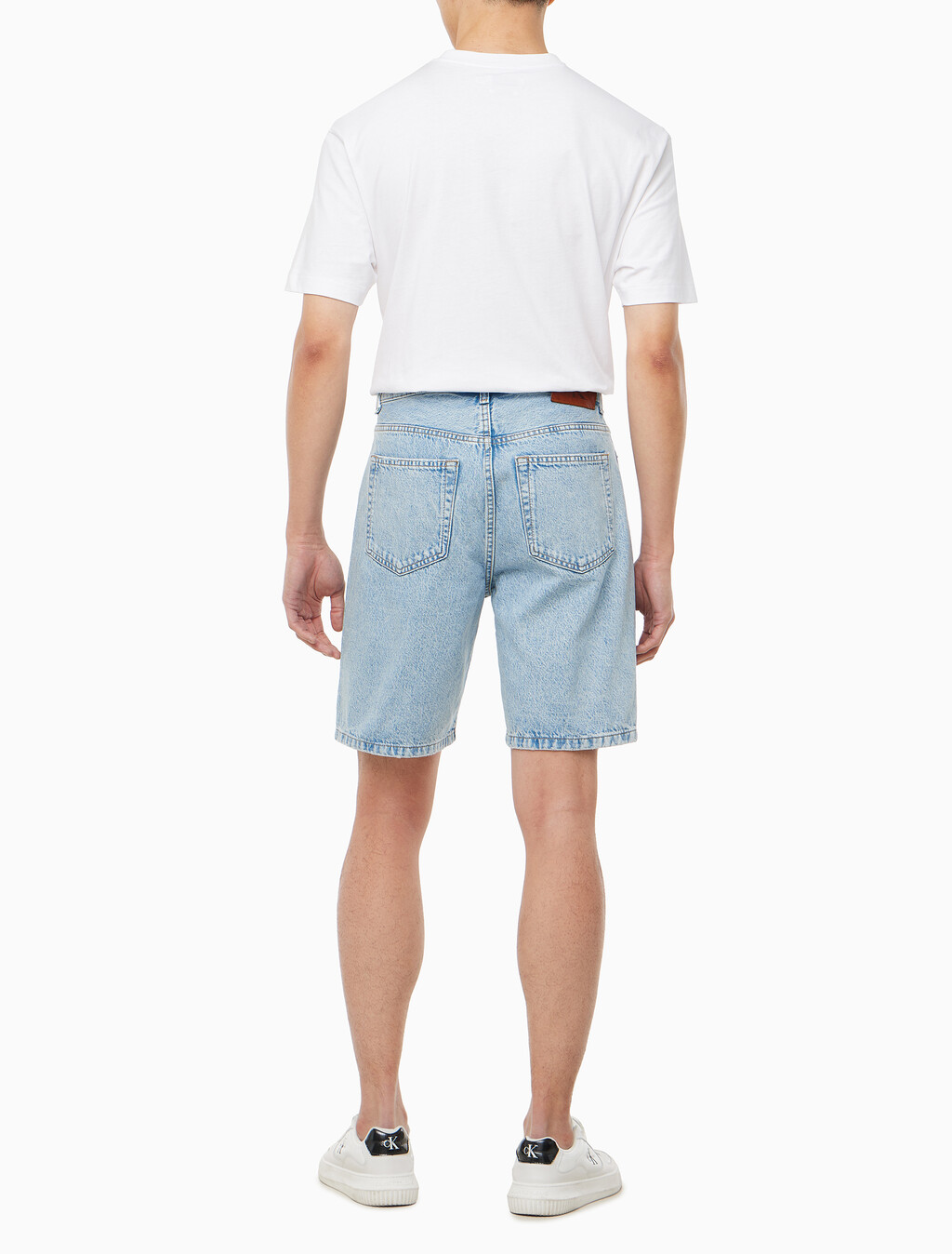 Buy 남성 릴렉스핏 90's 라이트블루 데님 쇼츠 in color CK LT INDIGO