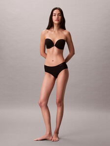 Buy 여성 퍼펙틀리 핏 스트랩리스 푸쉬업 브라 in color BLACK