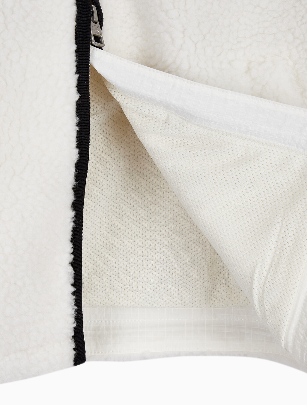 Buy 여성 크롭 쉐르파 자켓 in color WHITE