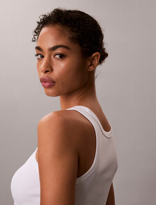 Buy 여성 립 그래픽 탱크 in color BRIGHT WHITE