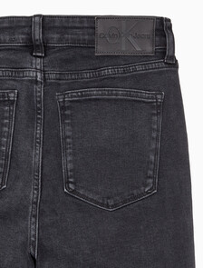 Buy 여성 하이라이즈 플레어핏 블랙 이탤리언 데님 in color WASHED BLACK LOGO LACE